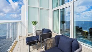 Crown Loft Suite with Balcony